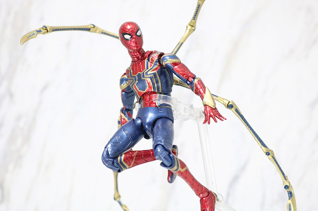 MAFEX　アイアン　スパイダーマン　レビュー　アクション