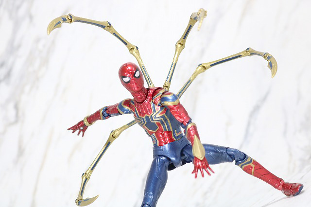 MAFEX　アイアン　スパイダーマン　レビュー　アクション