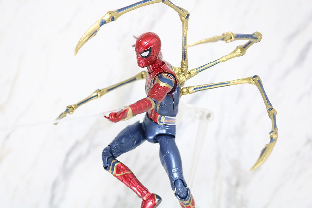 MAFEX　アイアン　スパイダーマン　レビュー　アクション