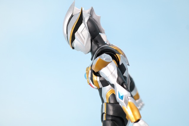 S.H.フィギュアーツ　ウルトラマンルーブ　レビュー　可動範囲