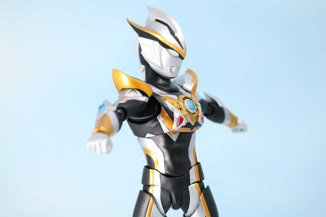 S.H.フィギュアーツ　ウルトラマンルーブ　レビュー　可動範囲