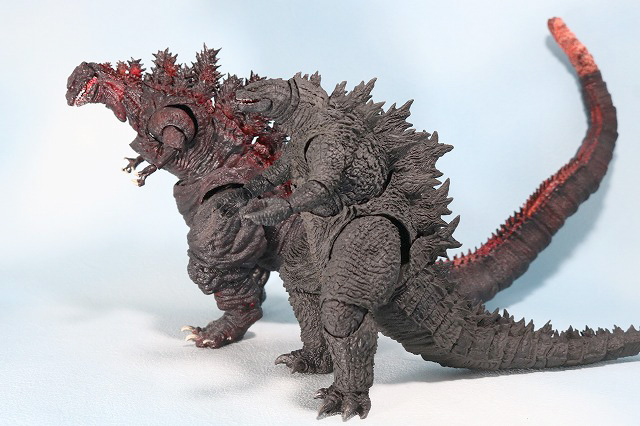 S.H.モンスターアーツ　ゴジラ　2019　キング・オブ・モンスターズ　レビュー　全身　シンゴジラ　比較