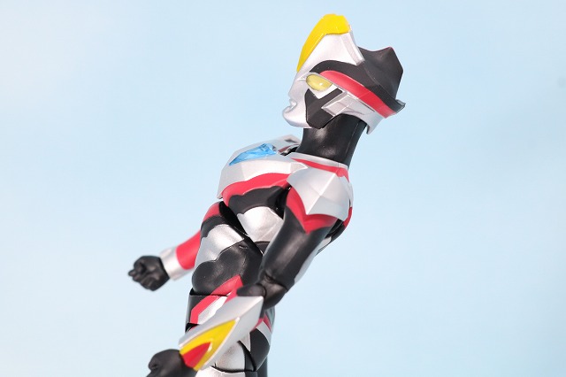 S.H.フィギュアーツ　ウルトラマンビクトリー　レビュー　可動域