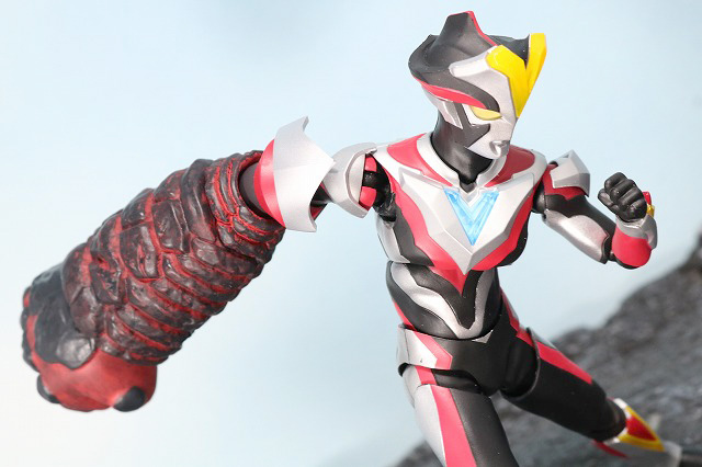 S.H.フィギュアーツ　ウルトラマンビクトリー　レビュー　アクション　EXレッドキングナックル