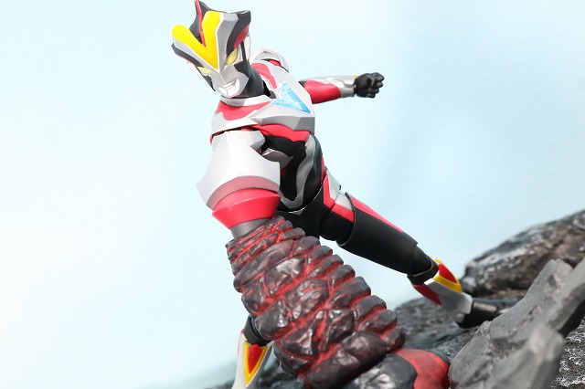 S.H.フィギュアーツ　ウルトラマンビクトリー　レビュー　アクション　EXレッドキングナックル