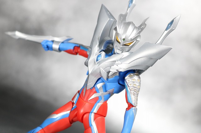 S.H.フィギュアーツ　ウルティメイトイージス／ウルトラマンゼロアーマー オプションパーツセット　レビュー　ウルティメイトゼロ　アクション