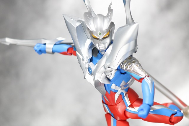 S.H.フィギュアーツ　ウルティメイトイージス／ウルトラマンゼロアーマー オプションパーツセット　レビュー　ウルティメイトゼロ　アクション