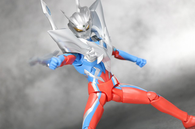 S.H.フィギュアーツ　ウルティメイトイージス／ウルトラマンゼロアーマー オプションパーツセット　レビュー　ウルティメイトゼロ　アクション