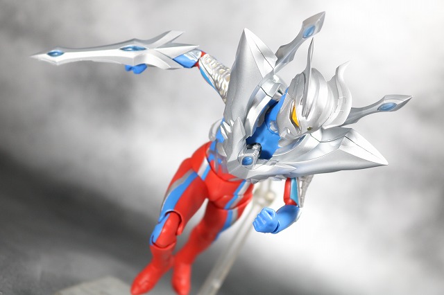 S.H.フィギュアーツ　ウルティメイトイージス／ウルトラマンゼロアーマー オプションパーツセット　レビュー　ウルティメイトゼロ　アクション