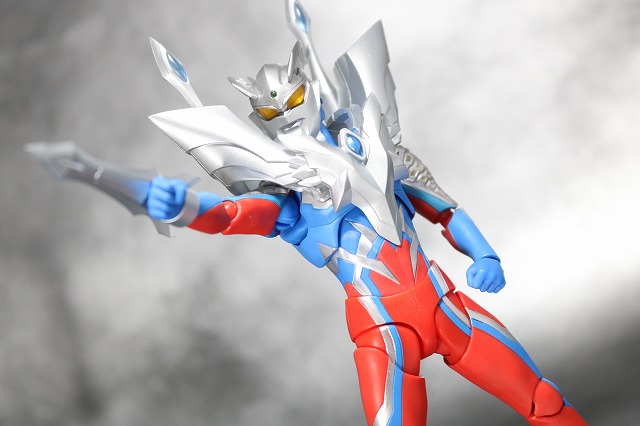 S.H.フィギュアーツ　ウルティメイトイージス／ウルトラマンゼロアーマー オプションパーツセット　レビュー　ウルティメイトゼロ　アクション