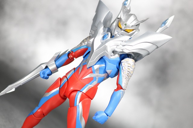 S.H.フィギュアーツ　ウルティメイトイージス／ウルトラマンゼロアーマー オプションパーツセット　レビュー　ウルティメイトゼロ　アクション