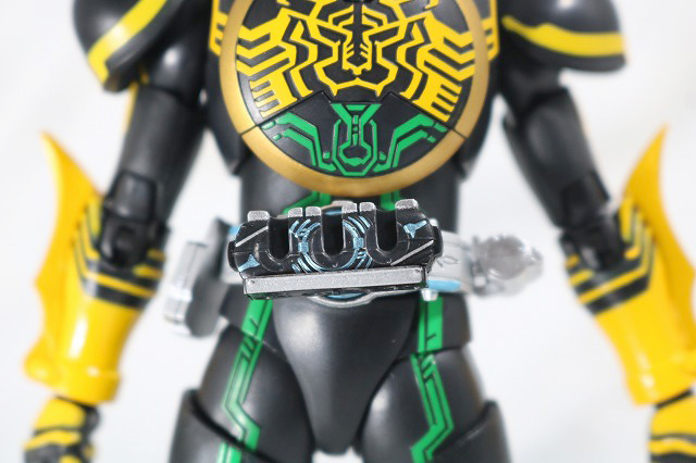 S.H.フィギュアーツ　仮面ライダーオーズ　タトバコンボ　真骨彫製法　全身　オーズドライバー