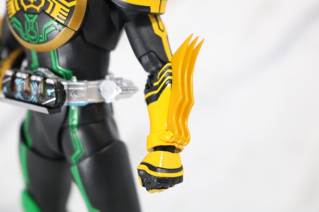 S.H.フィギュアーツ　仮面ライダーオーズ　タトバコンボ　真骨彫製法　全身