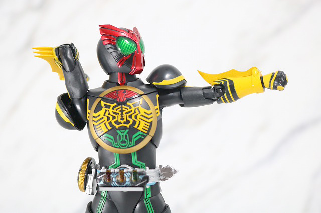 S.H.フィギュアーツ　仮面ライダーオーズ　タトバコンボ　真骨彫製法　可動範囲