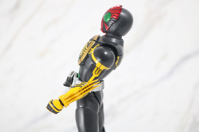 S.H.フィギュアーツ　仮面ライダーオーズ　タトバコンボ　真骨彫製法　可動範囲