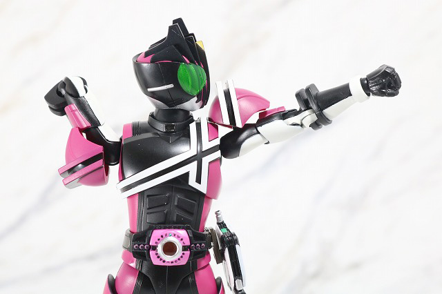 S.H.フィギュアーツ　仮面ライダーディケイド　ネオディケイドライバー　真骨彫製法　レビュー　可動範囲