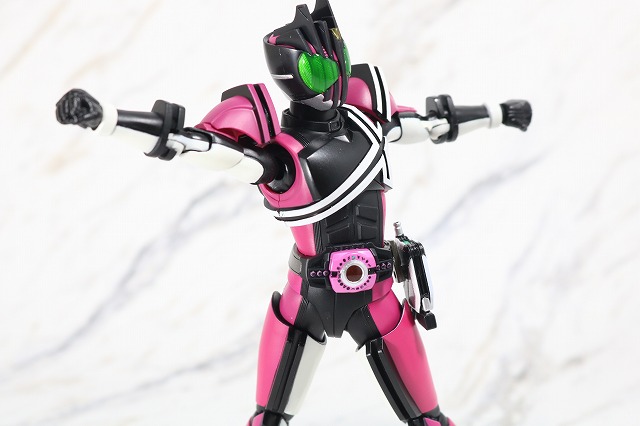 S.H.フィギュアーツ　仮面ライダーディケイド　ネオディケイドライバー　真骨彫製法　レビュー　可動範囲