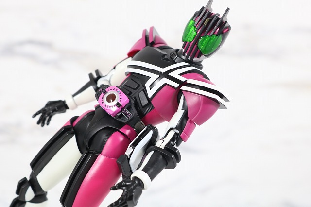 S.H.フィギュアーツ　仮面ライダーディケイド　ネオディケイドライバー　真骨彫製法　レビュー　アクション