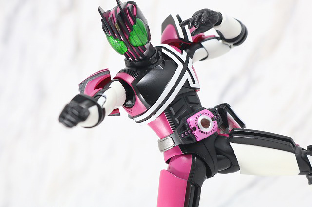 S.H.フィギュアーツ　仮面ライダーディケイド　ネオディケイドライバー　真骨彫製法　レビュー　アクション