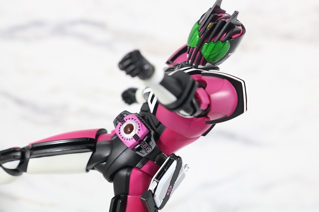 S.H.フィギュアーツ　仮面ライダーディケイド　ネオディケイドライバー　真骨彫製法　レビュー　アクション