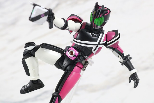 S.H.フィギュアーツ　仮面ライダーディケイド　ネオディケイドライバー　真骨彫製法　レビュー　アクション