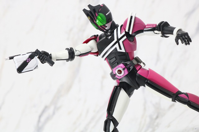 S.H.フィギュアーツ　仮面ライダーディケイド　ネオディケイドライバー　真骨彫製法　レビュー　アクション