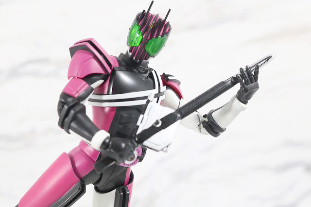 S.H.フィギュアーツ　仮面ライダーディケイド　ネオディケイドライバー　真骨彫製法　レビュー　アクション