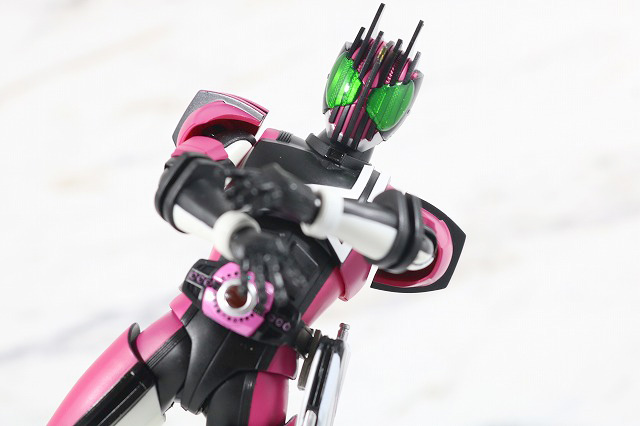 S.H.フィギュアーツ　仮面ライダーディケイド　ネオディケイドライバー　真骨彫製法　レビュー　アクション