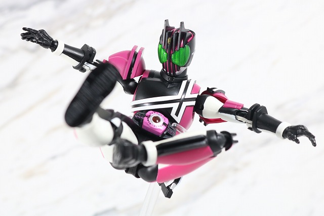 S.H.フィギュアーツ　仮面ライダーディケイド　ネオディケイドライバー　真骨彫製法　レビュー　アクション