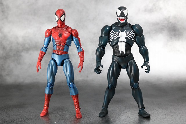 MAFEX　マフェックス　ヴェノム　コミックVer　レビュー　全身　スパイダーマン　比較