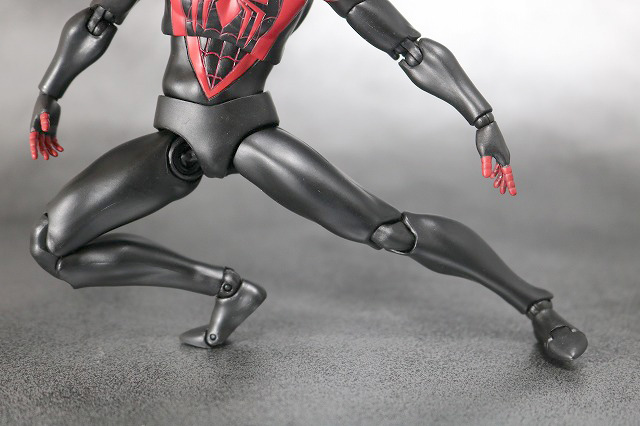 MAFEX　スパイダーマン　マイルス・モラレス　可動範囲