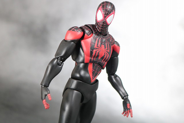 MAFEX　スパイダーマン　マイルス・モラレス　アクション