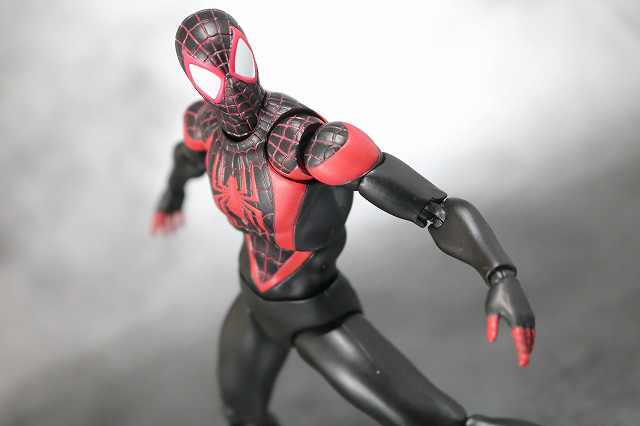 MAFEX　スパイダーマン　マイルス・モラレス　アクション