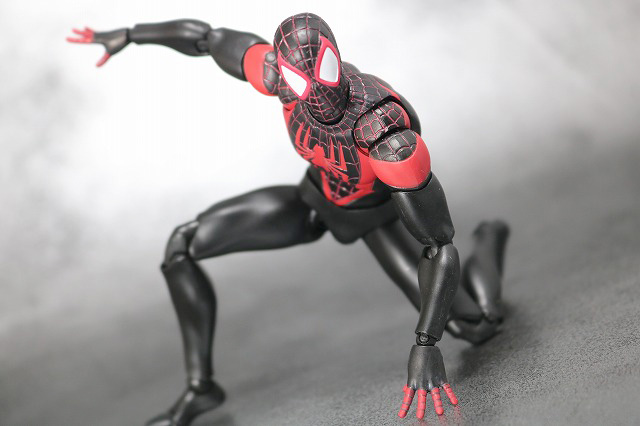 MAFEX　スパイダーマン　マイルス・モラレス　アクション