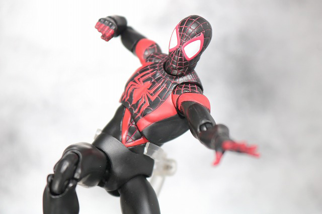 MAFEX　スパイダーマン　マイルス・モラレス　アクション