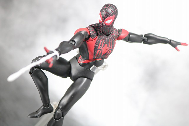 MAFEX　スパイダーマン　マイルス・モラレス　アクション