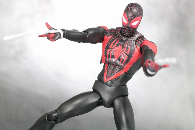 MAFEX　スパイダーマン　マイルス・モラレス　アクション