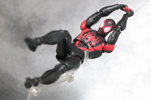 MAFEX　スパイダーマン　マイルス・モラレス　アクション