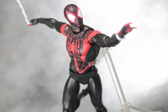 MAFEX　スパイダーマン　マイルス・モラレス　アクション