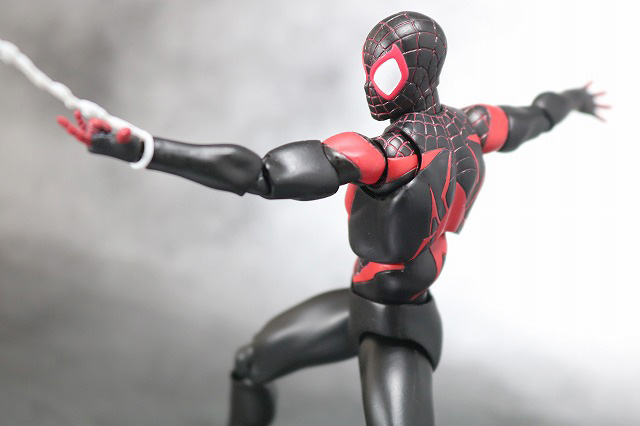 MAFEX　スパイダーマン　マイルス・モラレス　アクション