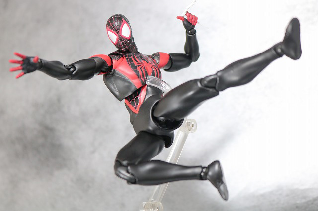 MAFEX　スパイダーマン　マイルス・モラレス　アクション