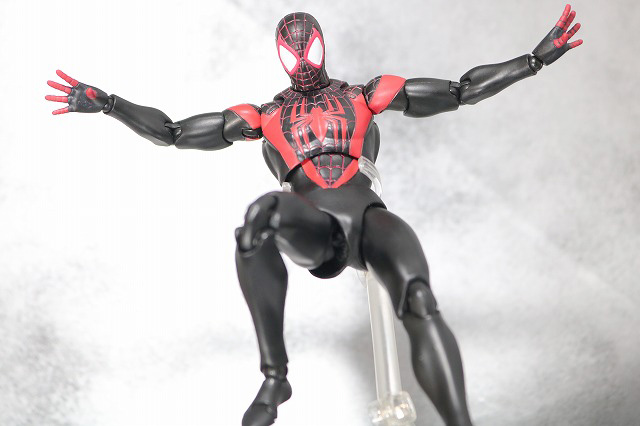 MAFEX　スパイダーマン　マイルス・モラレス　アクション