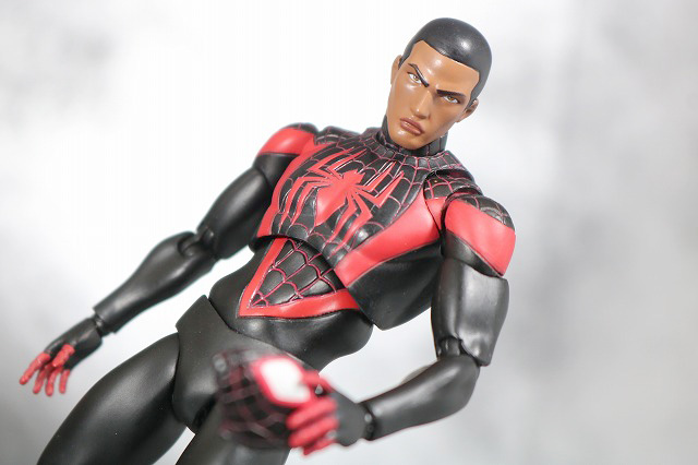 MAFEX　スパイダーマン　マイルス・モラレス　アクション