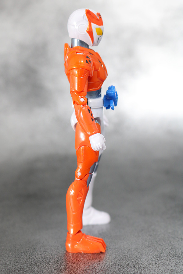 RKF　RIDER KICK'S FIGURE　仮面ライダーバルキリー　ラッシングチーター　レビュー　全身