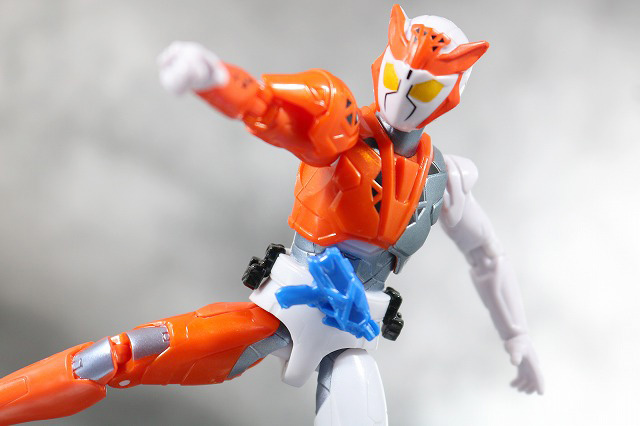 RKF　RIDER KICK'S FIGURE　仮面ライダーバルキリー　ラッシングチーター　レビュー　アクション