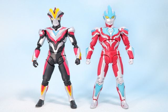 S.H.フィギュアーツ　ウルトラマンギンガ　レビュー　全身　ウルトラマンビクトリー　比較