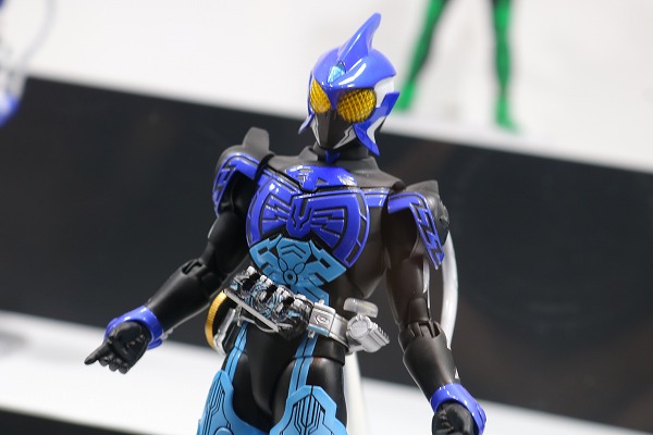 S.H.フィギュアーツ　仮面ライダーオーズ　シャウトコンボ　真骨彫製法