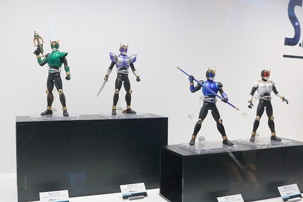 S.H.フィギュアーツ　仮面ライダークウガ　真骨彫製法　ドラゴン　ペガサス　タイタン　グローイング