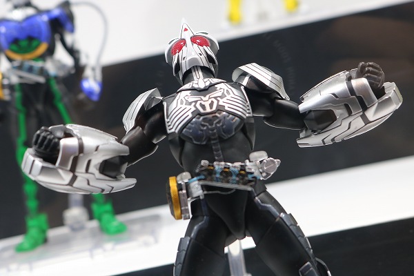 S.H.フィギュアーツ　仮面ライダーオーズ サゴーゾコンボ　真骨彫製法