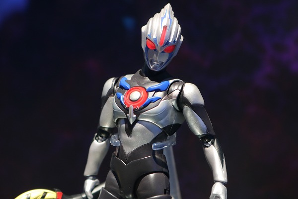 S.H.フィギュアーツ　ウルトラマンオーブダークネス